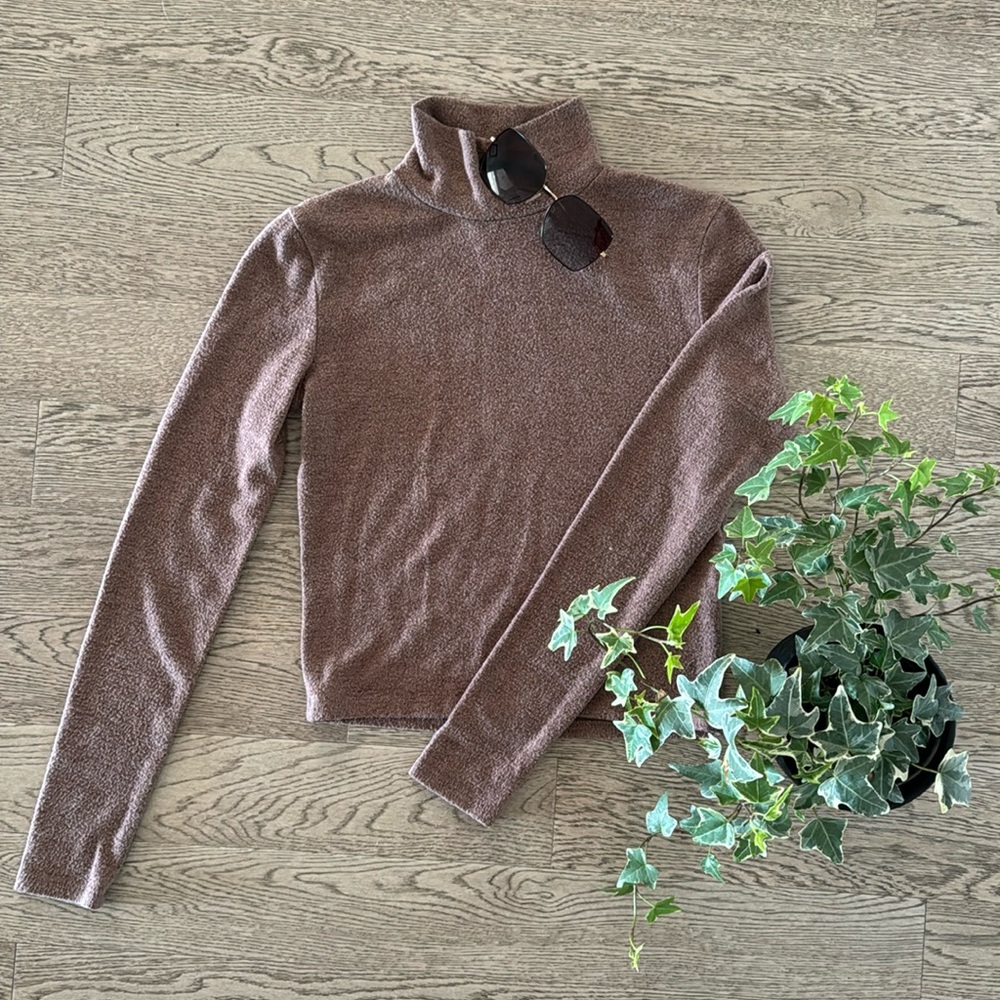 Zara Turtle neck light sweater